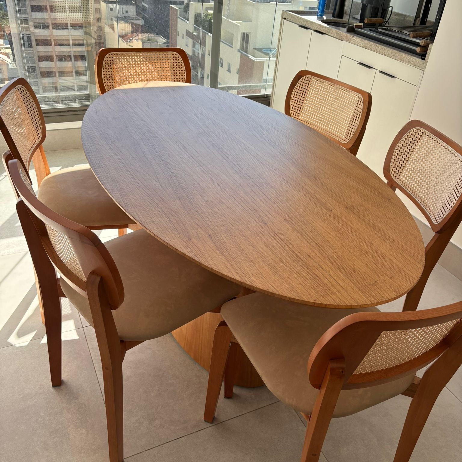 masa. 。 Mesa de Jantar Tenessi 6 Lugares Oval Com Base Cônica Oval Central